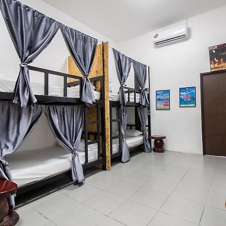 T & T Hostel Kanchanaburi City Exterior photo