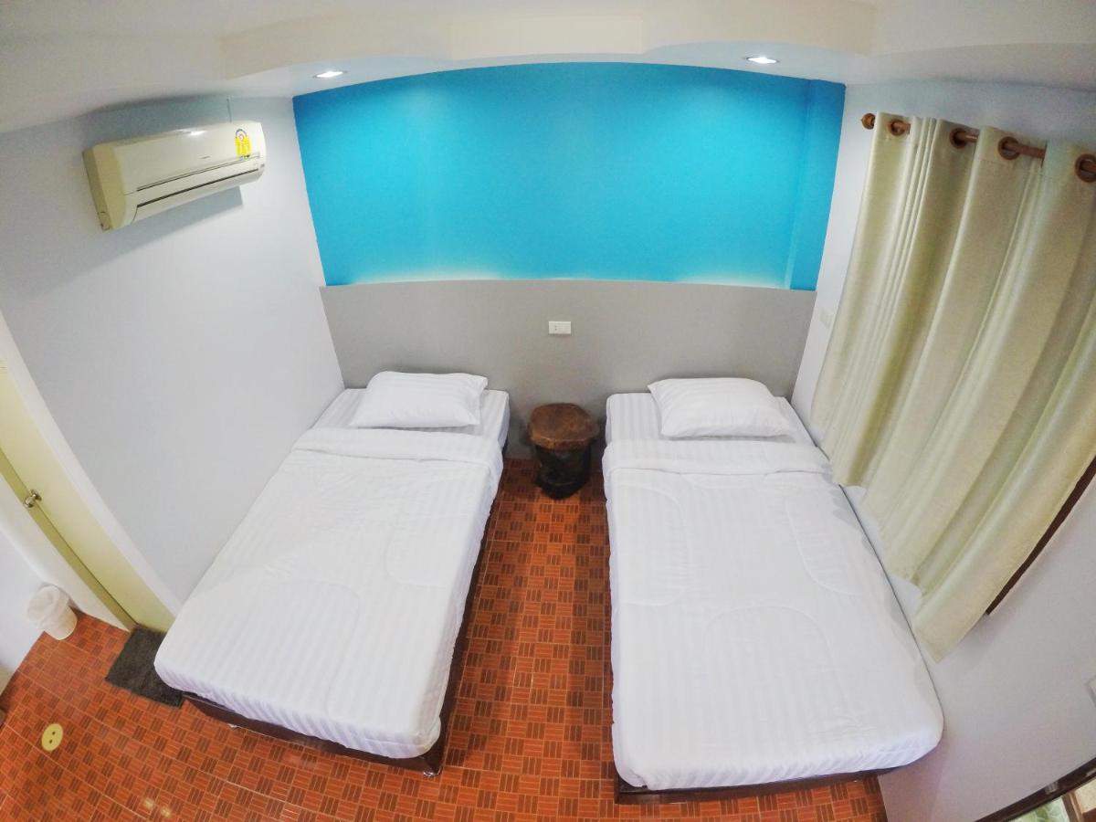 T & T Hostel Kanchanaburi City Exterior photo