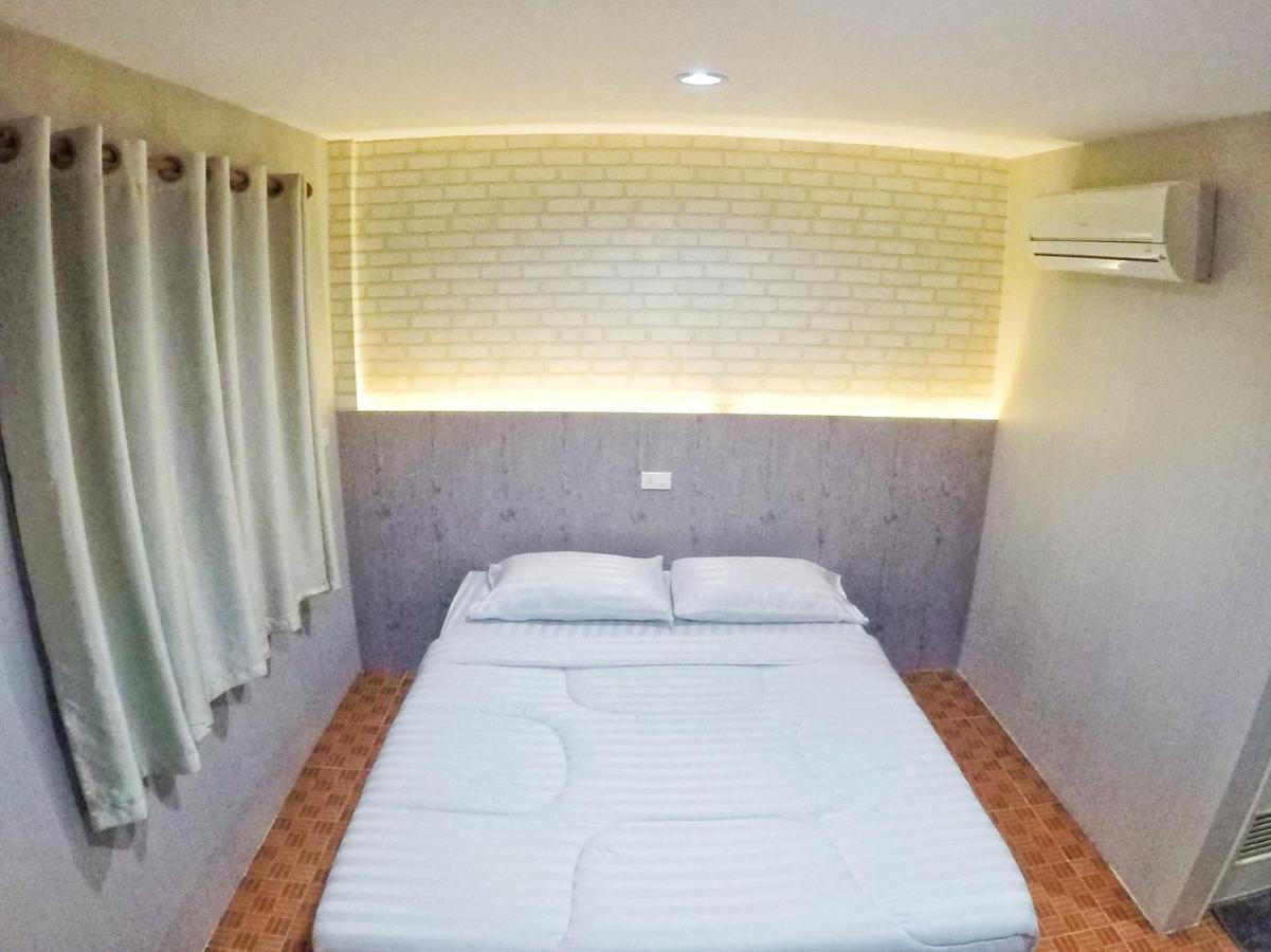 T & T Hostel Kanchanaburi City Exterior photo